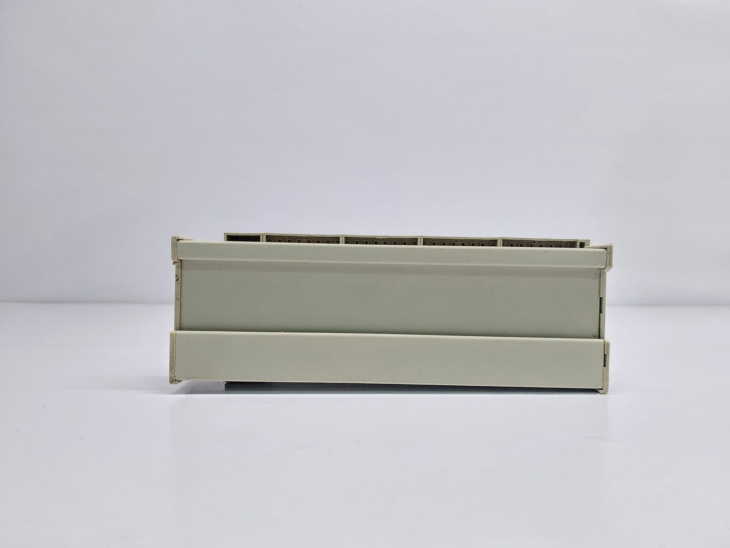 TELEMECANIQUE ABE7-R16S210 16 RELAY OUTPUT MODULE
