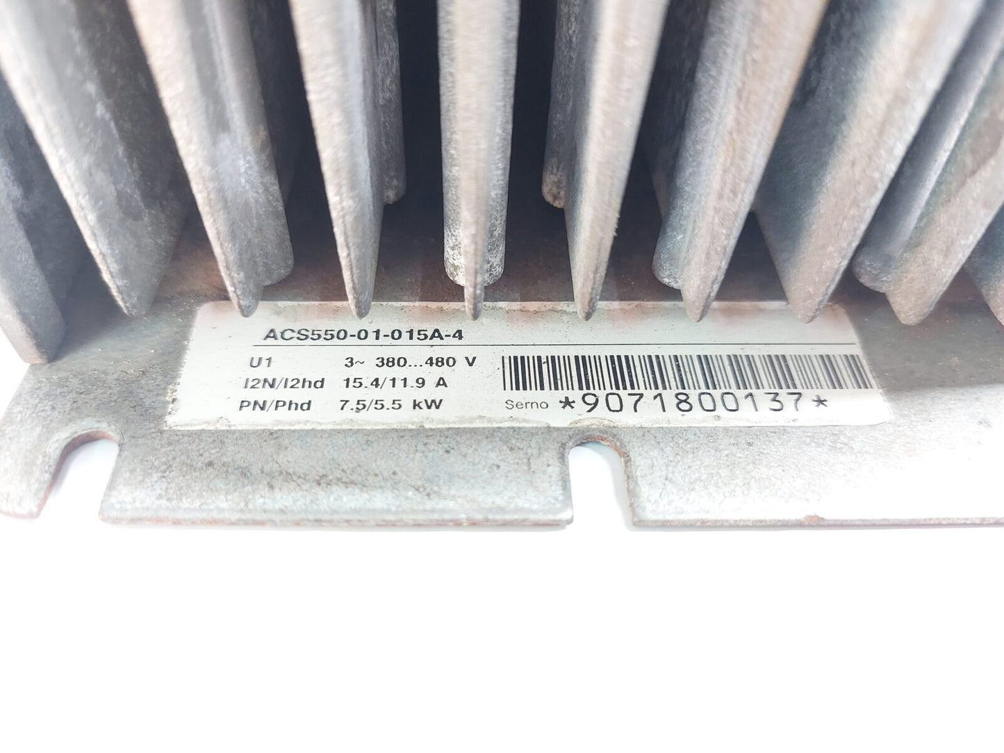 ABB ACS550-01-015A-4 INVERTER 7.55 (4)