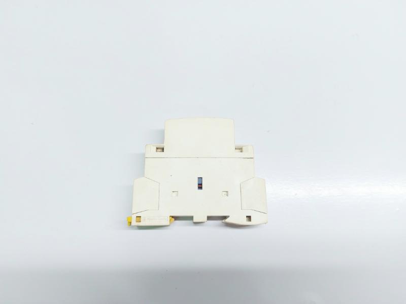 SCHNEIDER ELECTRIC 25A 250V~ INSTALLATION PROTECTOR