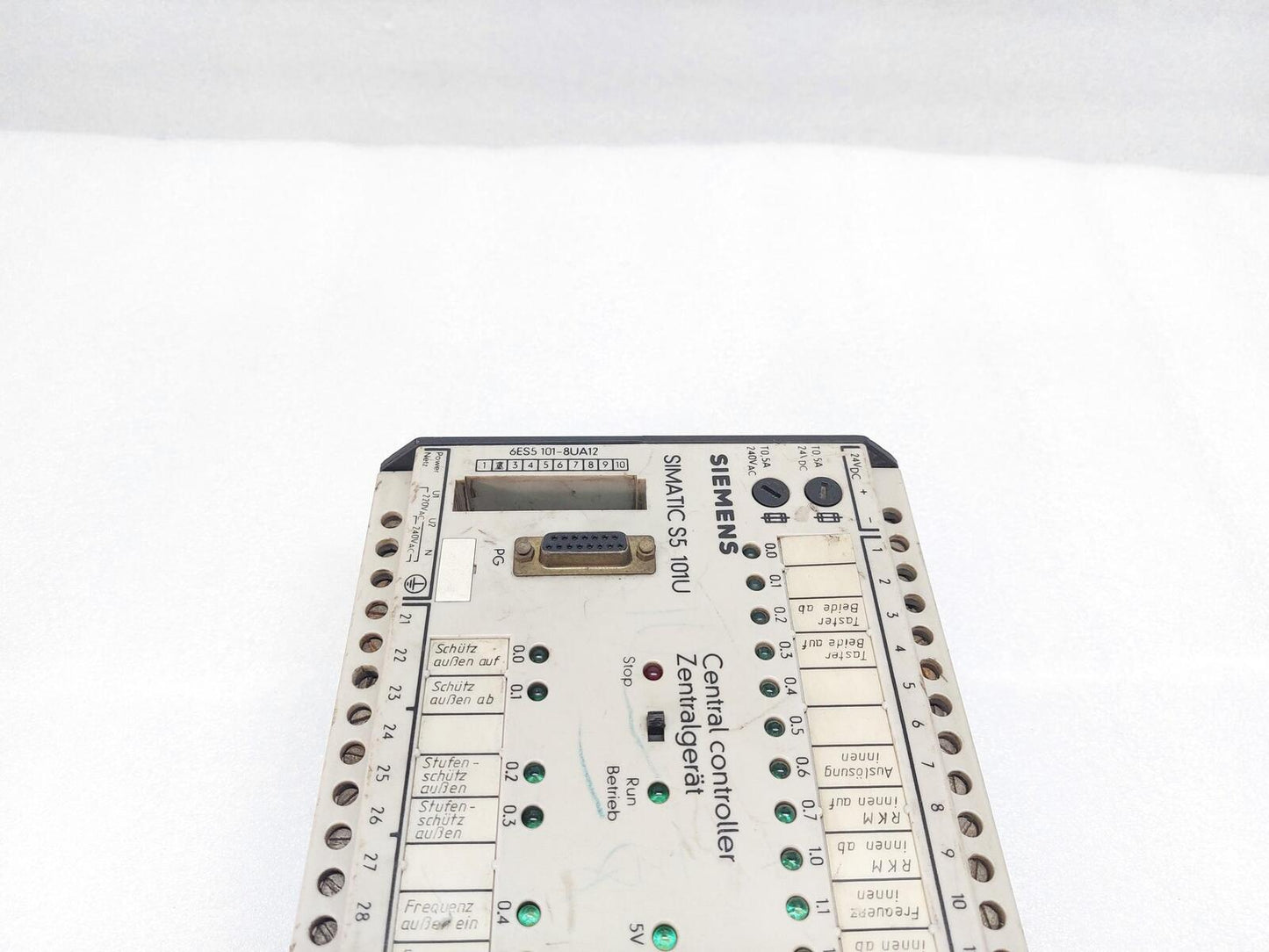 SIEMENS SIMATIC S5 101U 6ES5 101-8UA12 CENTRAL CONTROLLER
