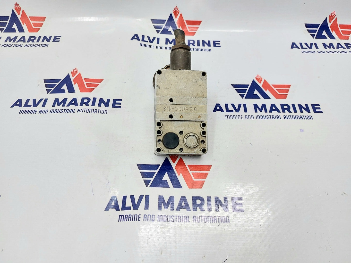 SCHMERSAL ASH 015L-11 D/50X-914 LIMIT SWITCH ROLLER LEVER