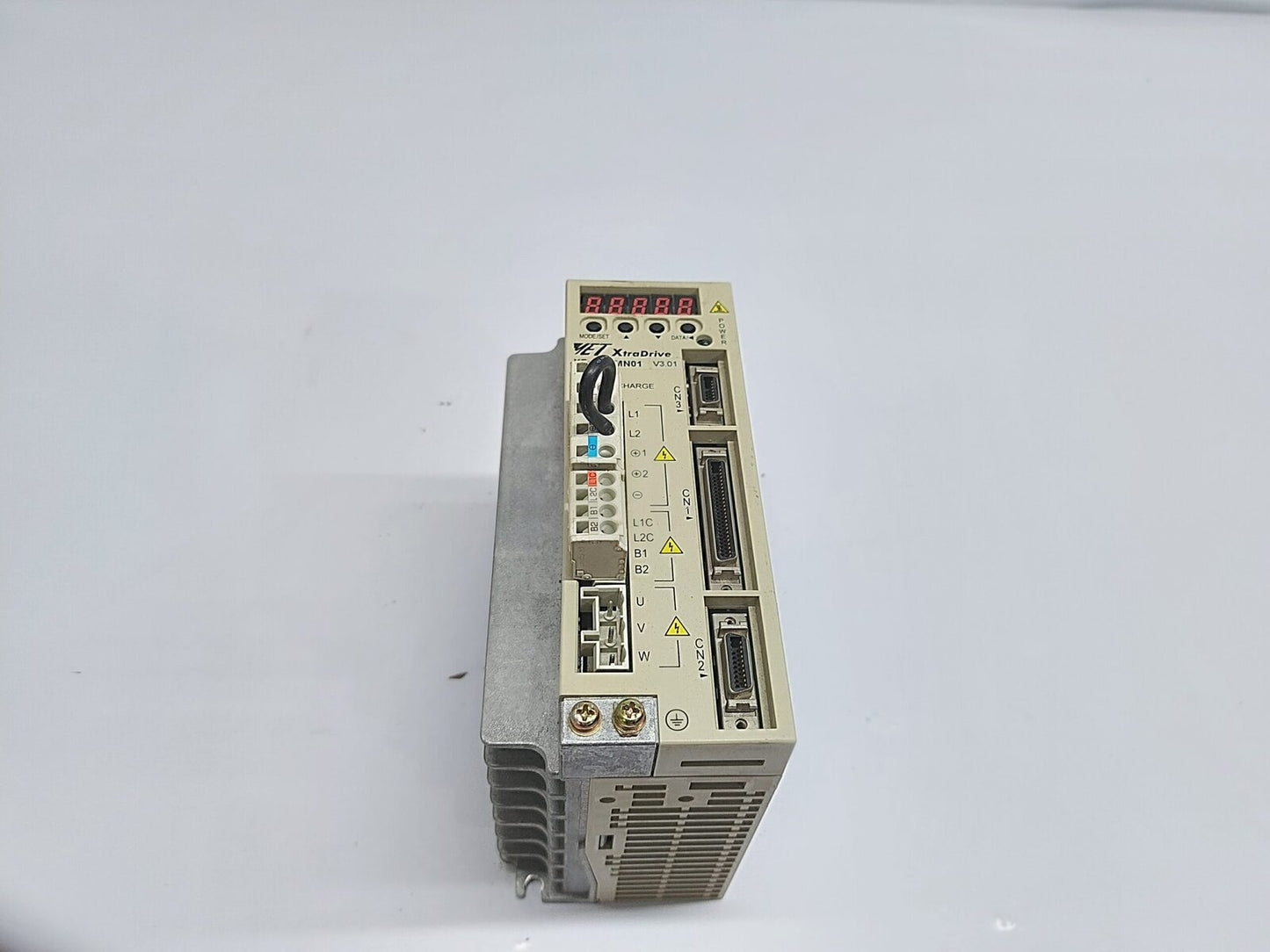 YASKAWA XTRADRIVE XD-04-MN01 AC SERVO DRIVE