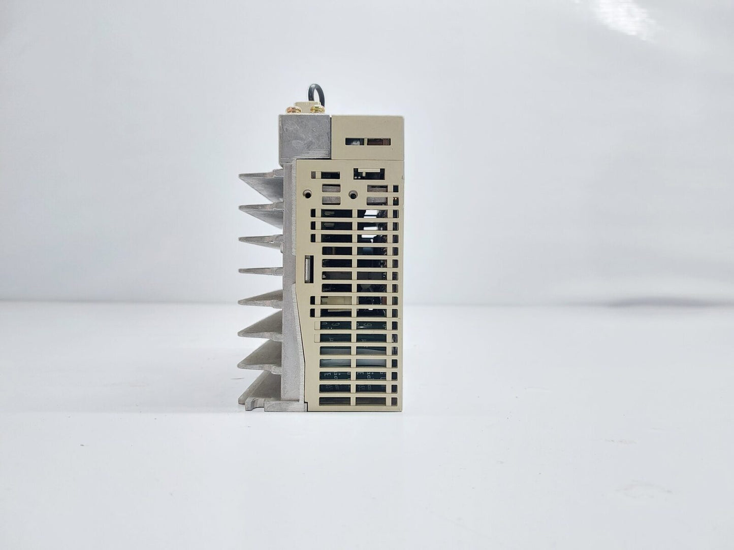 YASKAWA XTRADRIVE XD-04-MN01 AC SERVO DRIVE