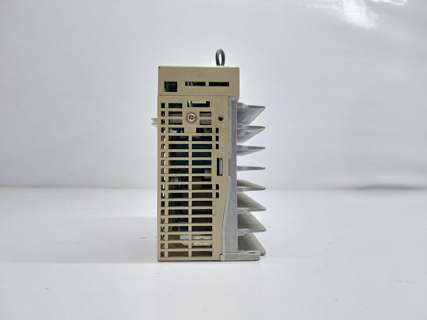 YASKAWA XTRADRIVE XD-04-MN01 AC SERVO DRIVE (7)