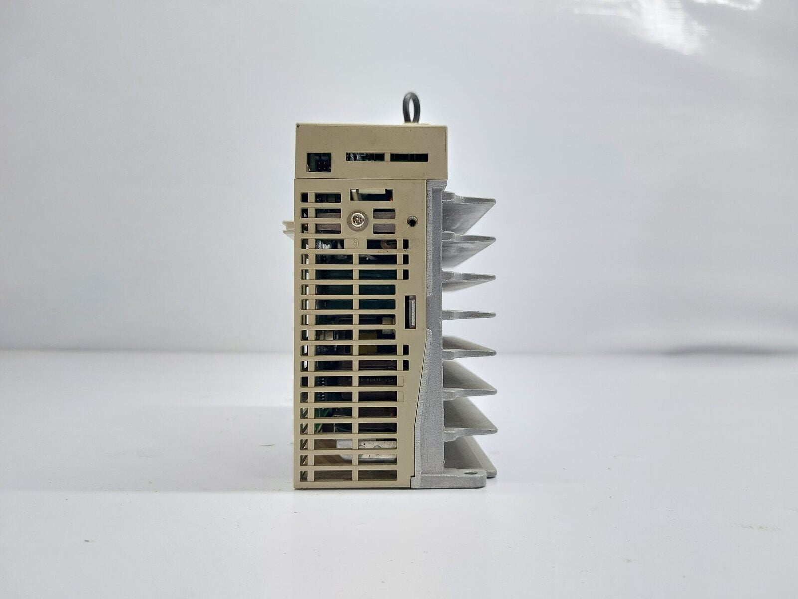 YASKAWA XTRADRIVE XD-04-MN01 AC SERVO DRIVE (7)
