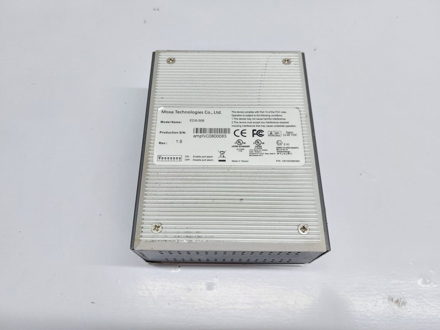 MOXA EDS-308 ETHERDEVICE SWITCH 1201003080300 REV 1 (3)