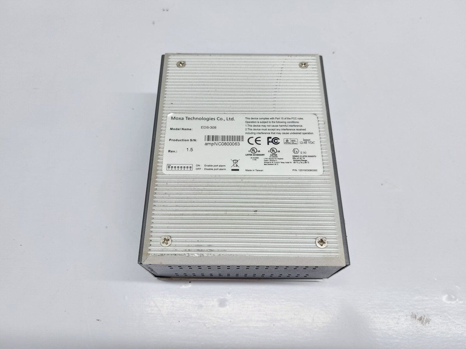 MOXA EDS-308 ETHERDEVICE SWITCH 1201003080300 REV 1 (3)