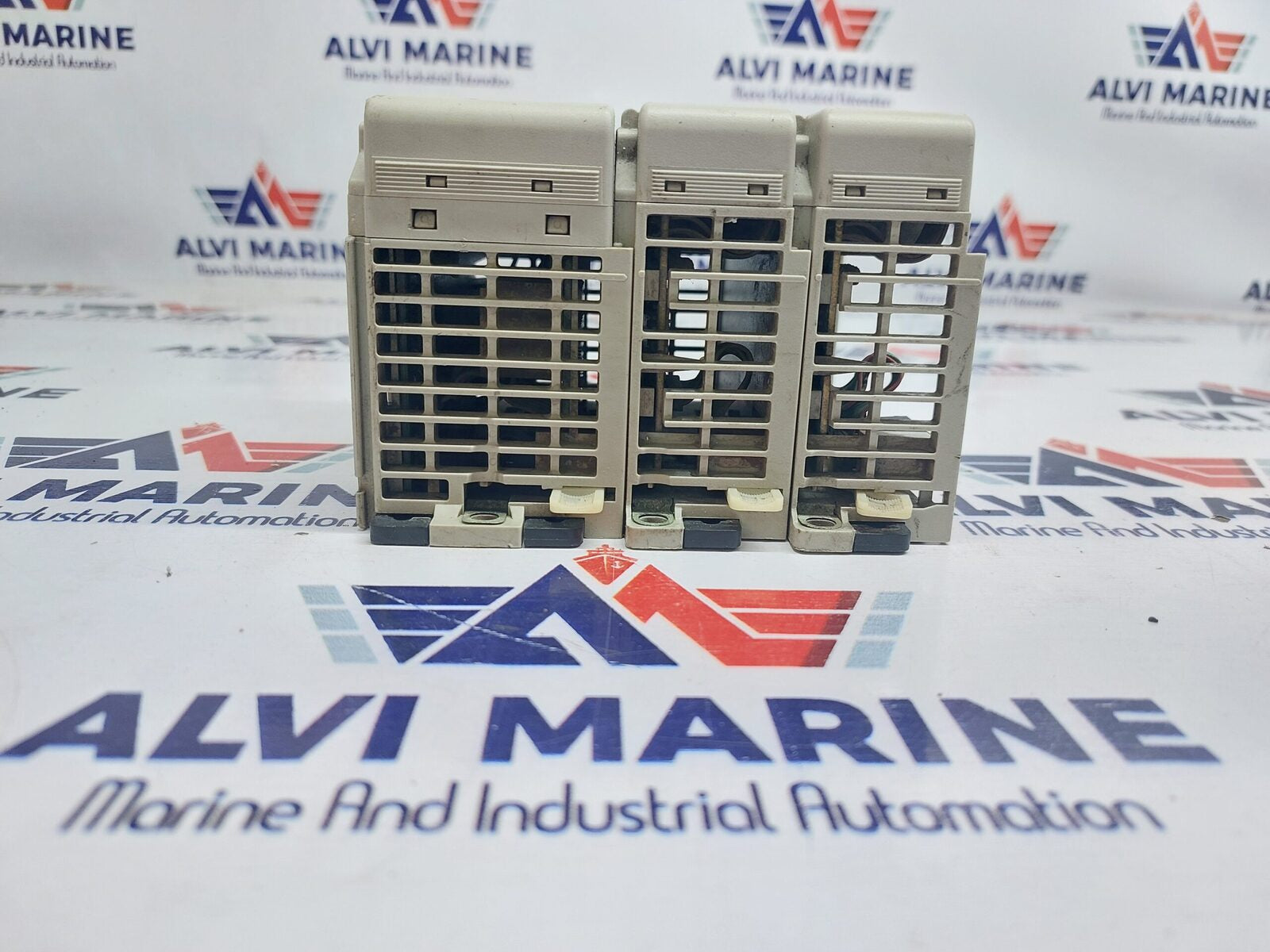 ALLEN-BRADLEY COMPACT IO 1769-OW16 SER A REV 1 RELAY OUTPUT MODULE (7)