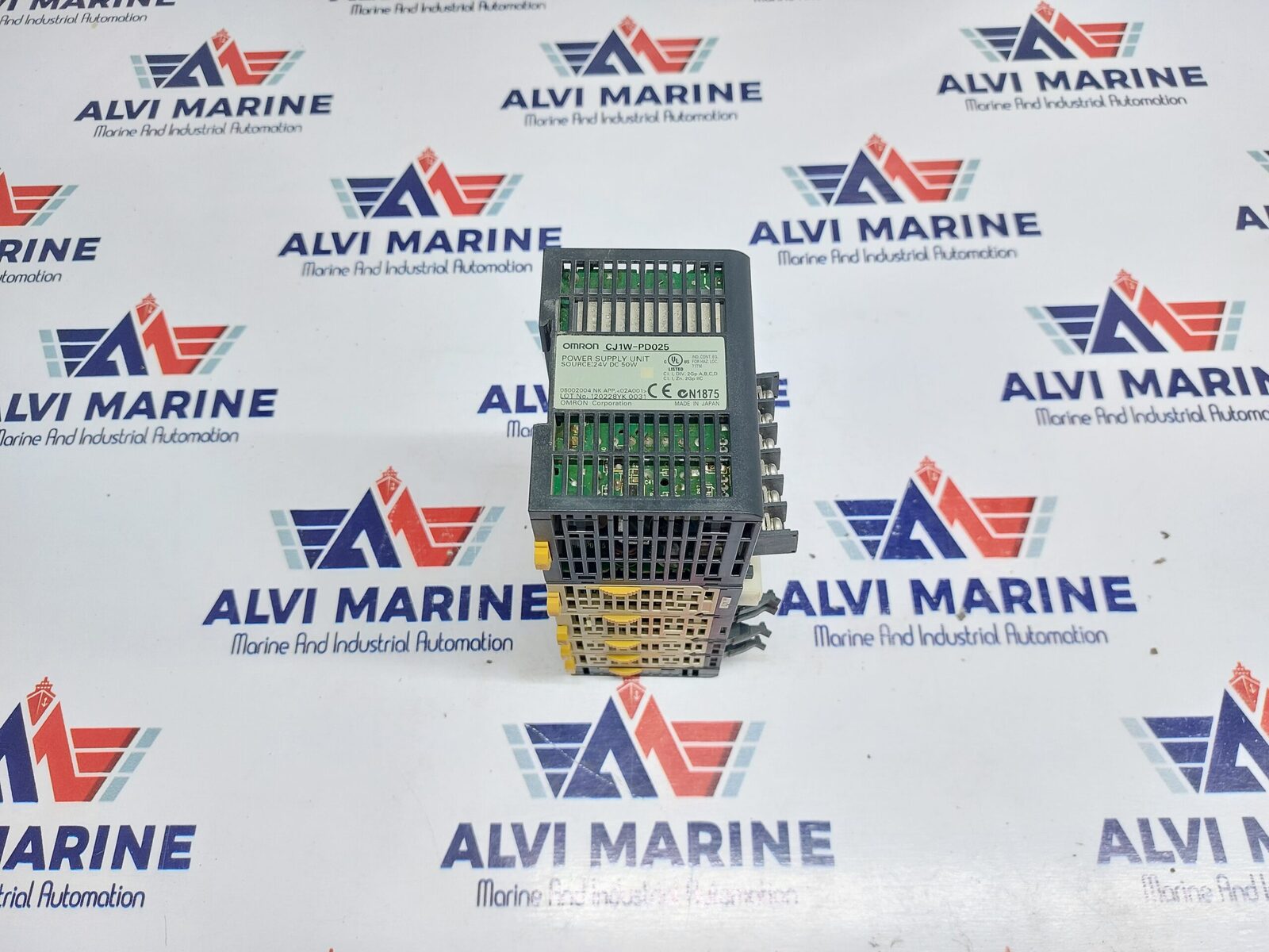 OMRON CPU11 PROGRAMMABLE CONTROLLER CJ1W-PD025 MD233 ID232 OD233 (3)