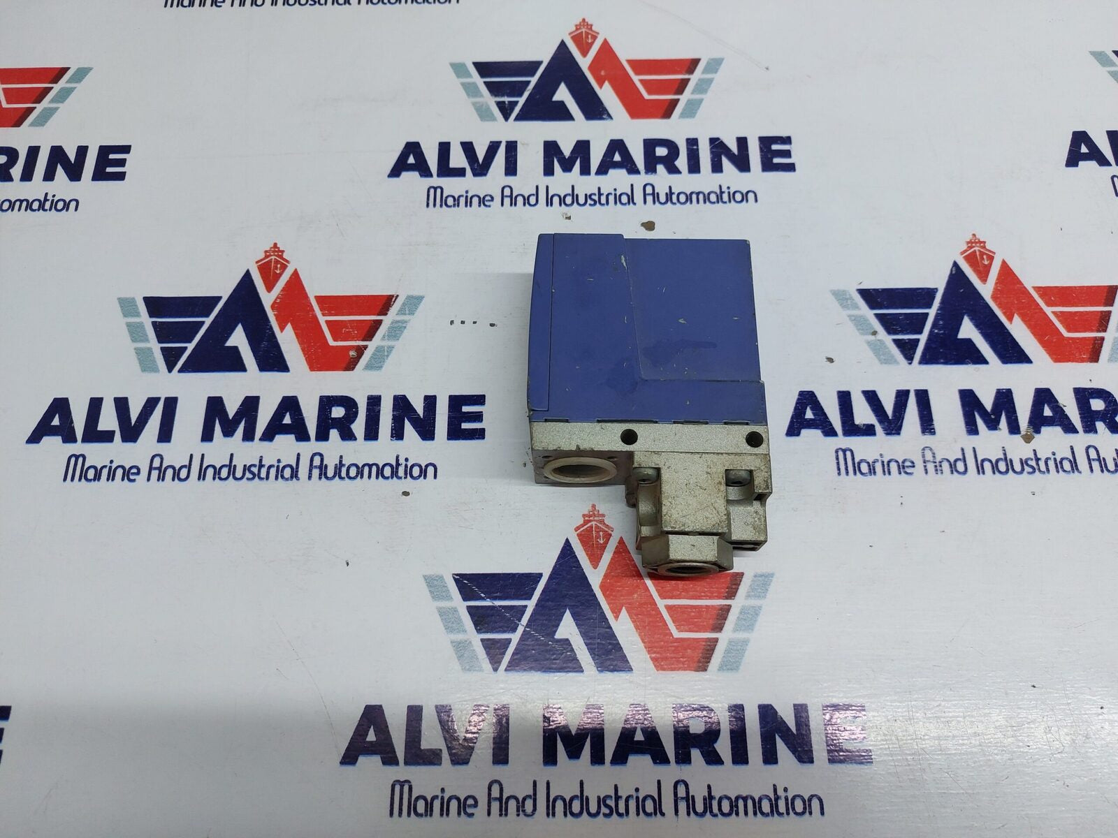 TELEMECANIQUE NAUTILUS XML A004A2S11 PRESSURE SWITCH (3)