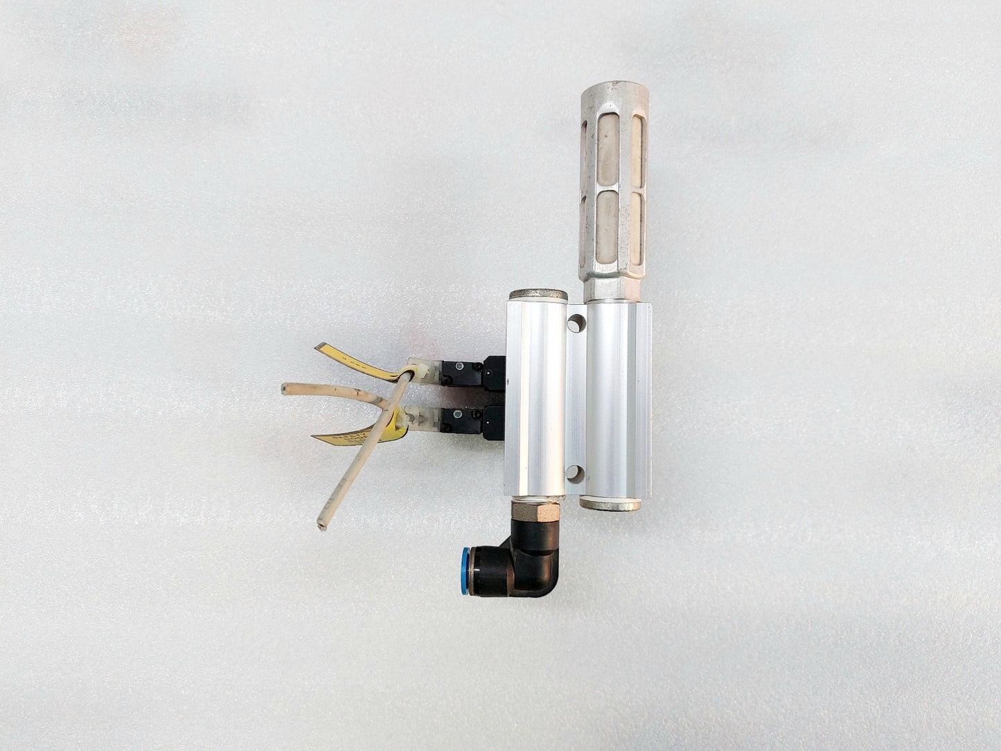 FESTO CPE14-3/2-PRS-3/8-2 / CPE14-M1BH-3GL-1/8 SOLENOID VALVE MSZE-3-24 DC