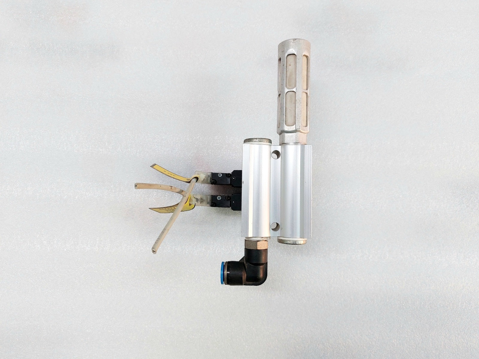 FESTO CPE14-3/2-PRS-3/8-2 / CPE14-M1BH-3GL-1/8 SOLENOID VALVE MSZE-3-24 DC