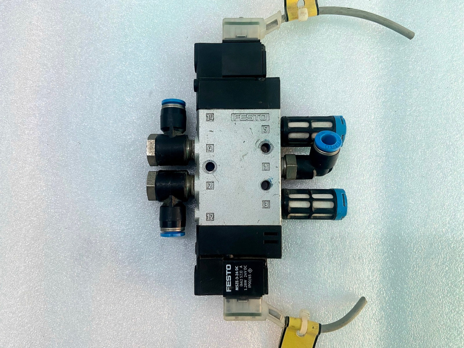 LOT OF 2 FESTO CPE14-M1BH-5J-18 SOLENOID VALVE (3)