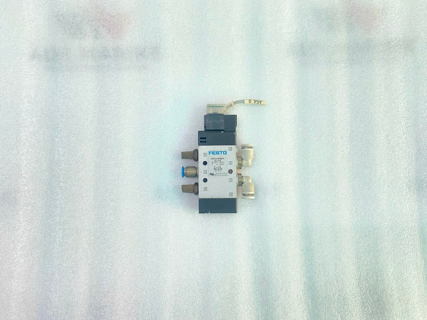 LOT OF 2 FESTO CPE14-M1BH-5L-18 SOLENOID VALVE (1)