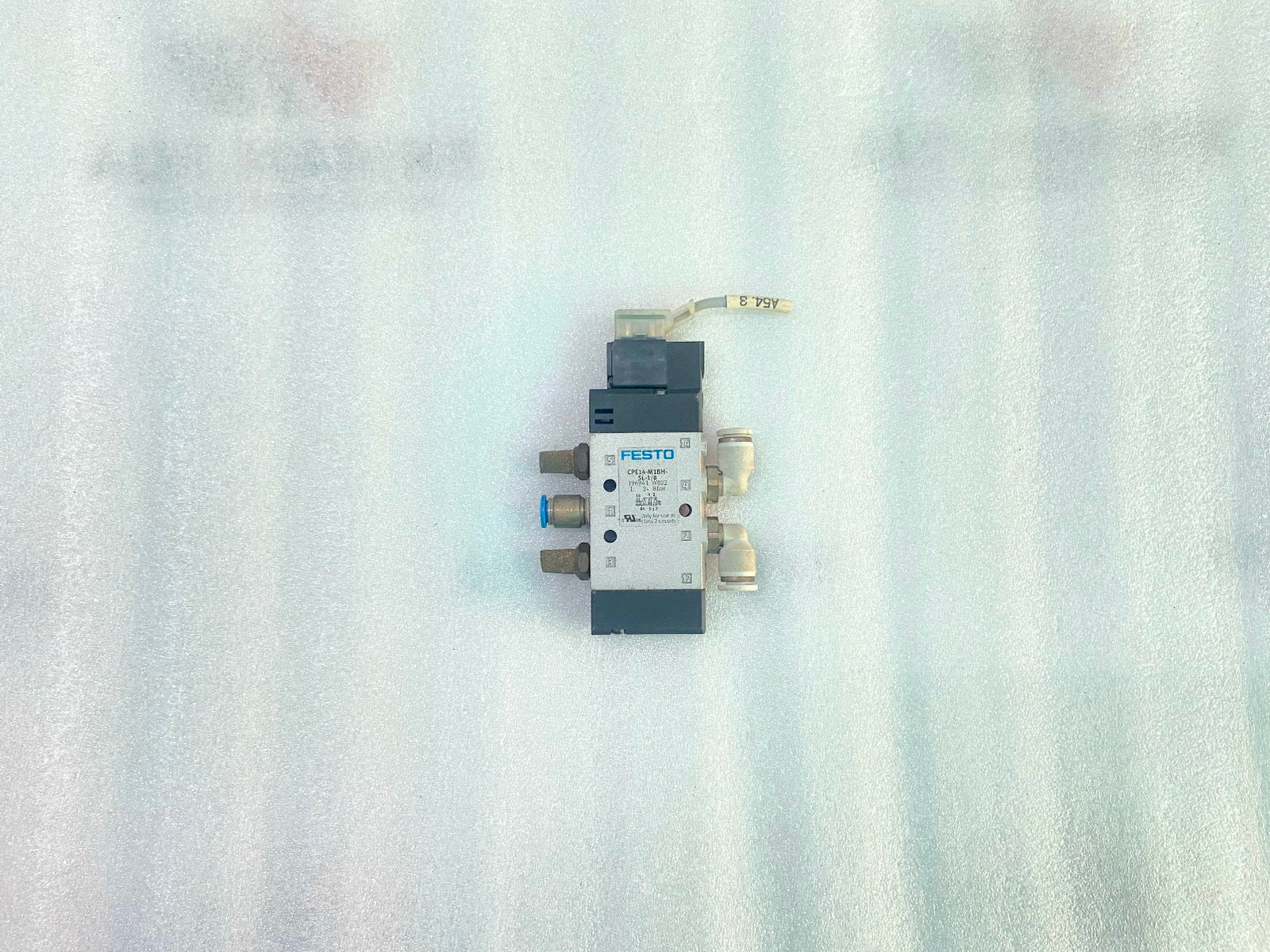 LOT OF 2 FESTO CPE14-M1BH-5L-18 SOLENOID VALVE (1)