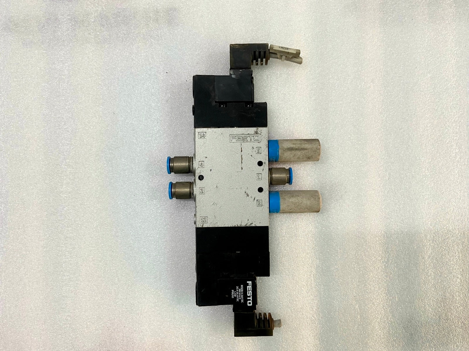 FESTO CPE18-M1H-5/3E-QS-8 SOLENOID VALVE