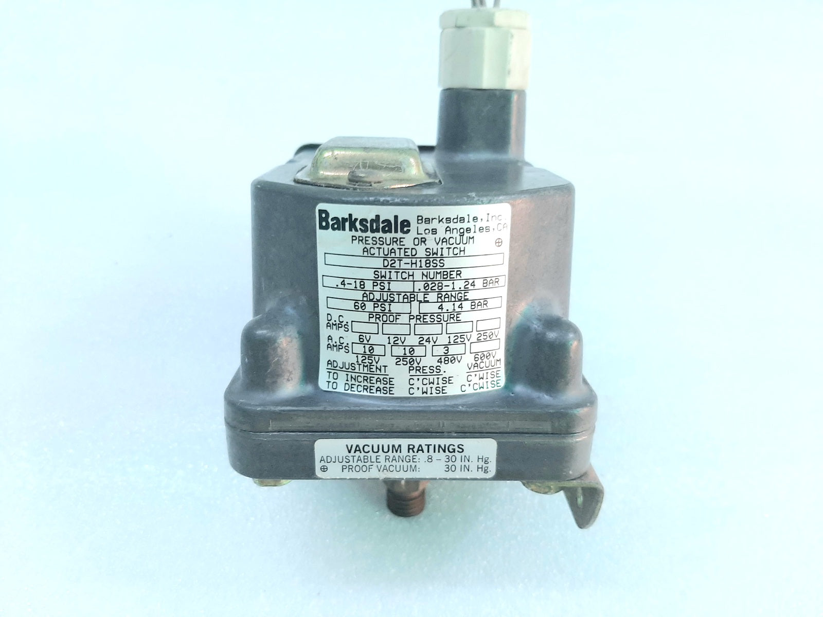 BARKSDALE D2T-H18SS PRESSURE OR VACUUM ACTUATED SWITCH (5)