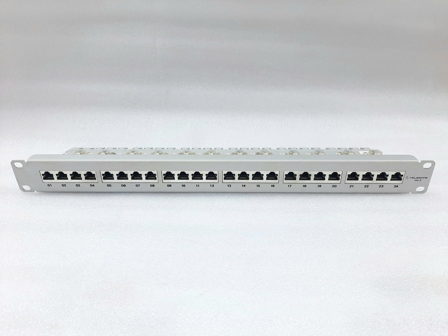 TELESAFE EP134-27 CAT.6 PATCH PANEL BOX 24 PORT (2)