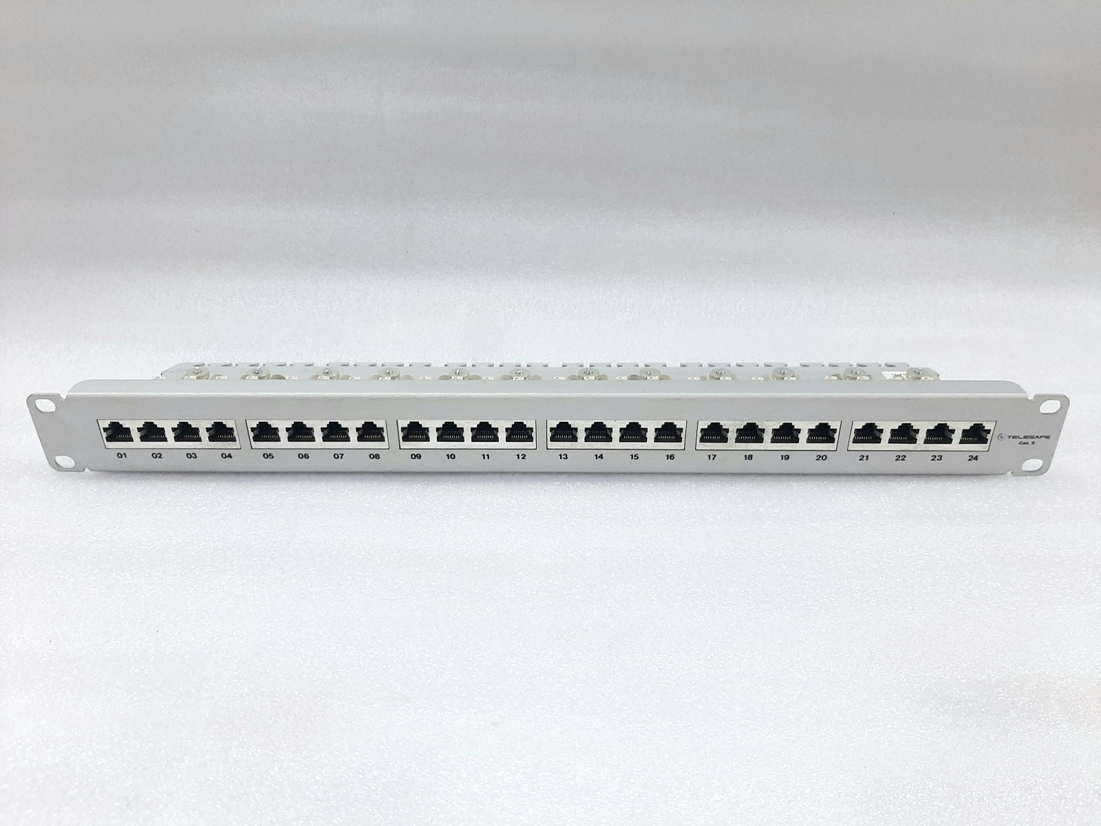 TELESAFE EP134-27 CAT.6 PATCH PANEL BOX 24 PORT (2)