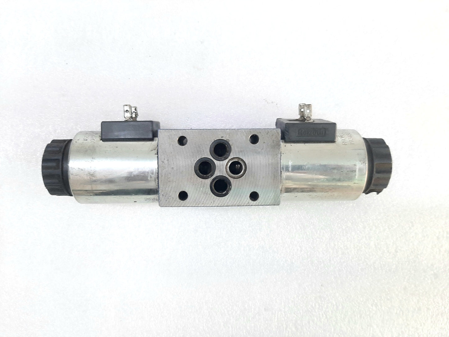 REXROTH R901360527 SOLENOID VALVE (3)