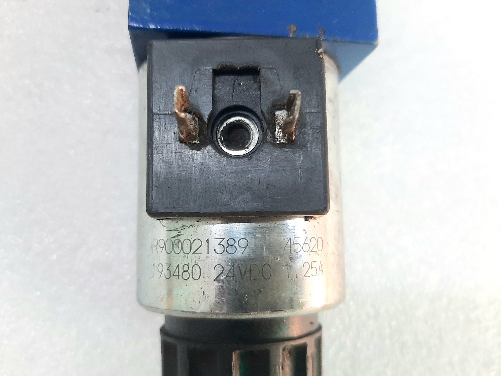 REXROTH R901360527 SOLENOID VALVE (4)