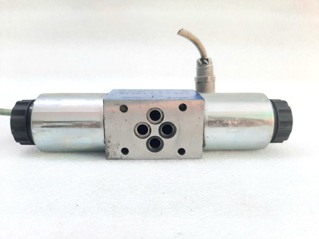 REXROTH R900572738 DIRECTIONAL SPOOL VALVE 4WE 6 E67-62EG24N9K4T06 (4)