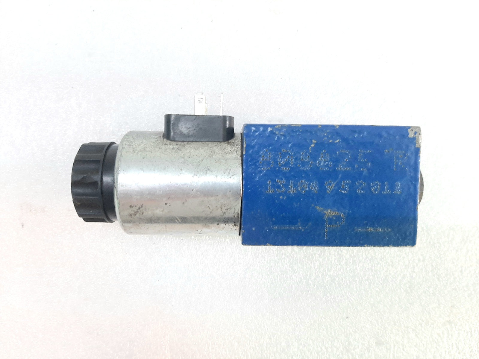 REXROTH R901330527 SOLENOID VALVE (3)
