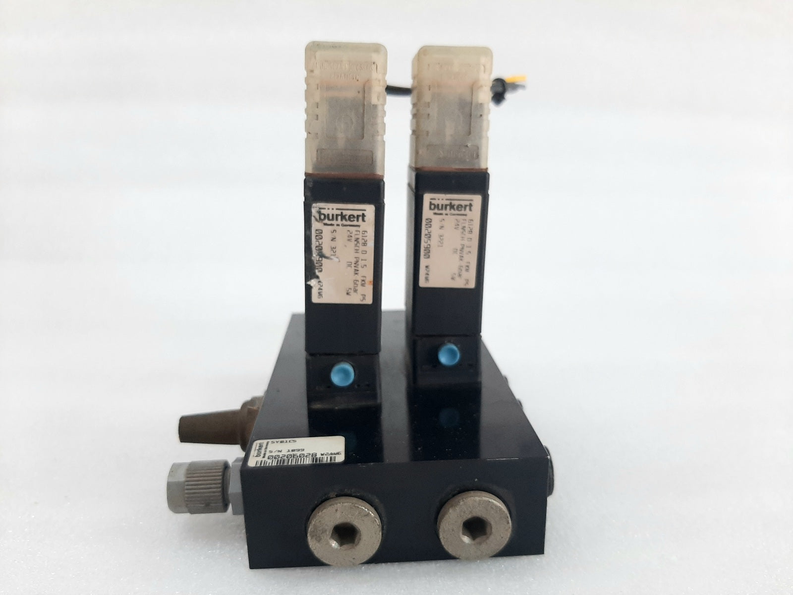 BURKERT 6128 D 1.5 FKM P5 SOLENOID VALVE 00205900