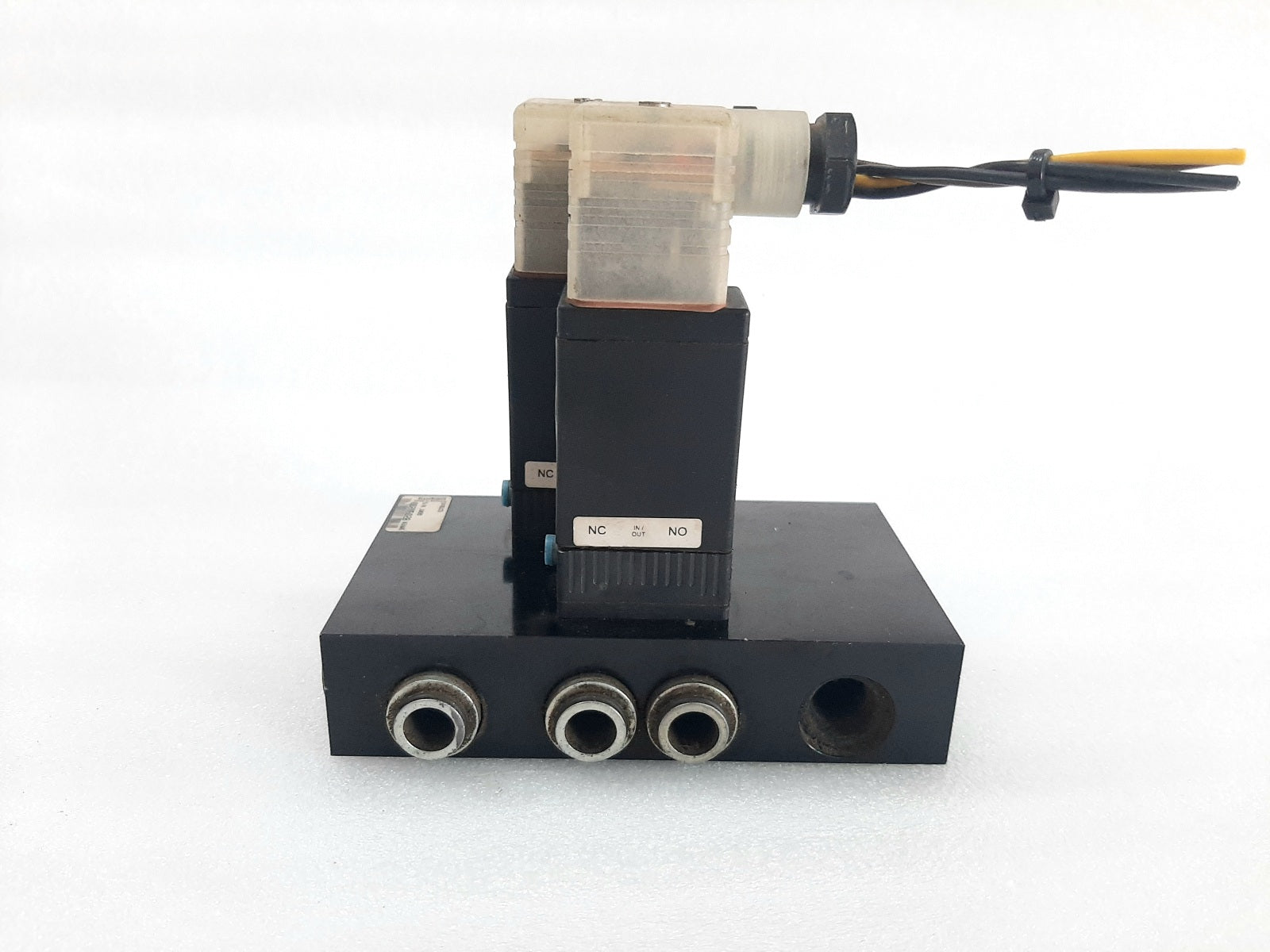 BURKERT 6128 D 1.5 FKM P5 SOLENOID VALVE 00205900 (5)