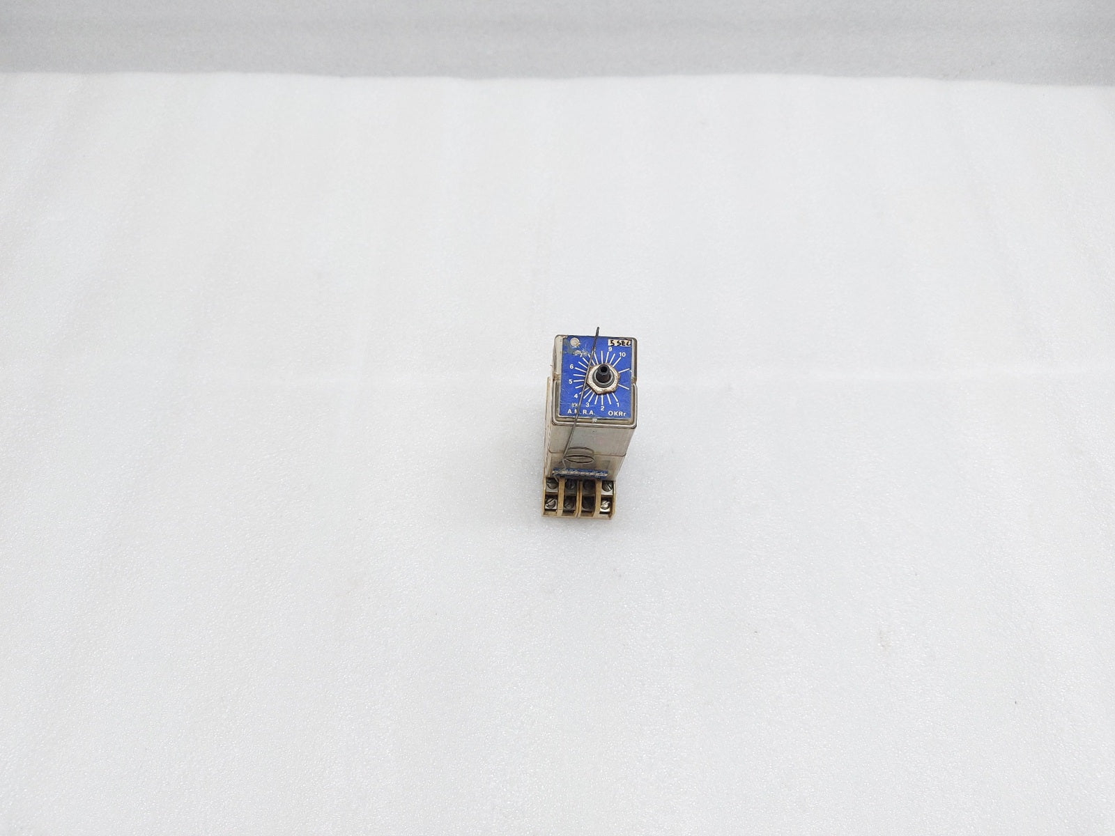 A.M.R.A OKRr 110V~ ELECTROMECHANICAL RELAY