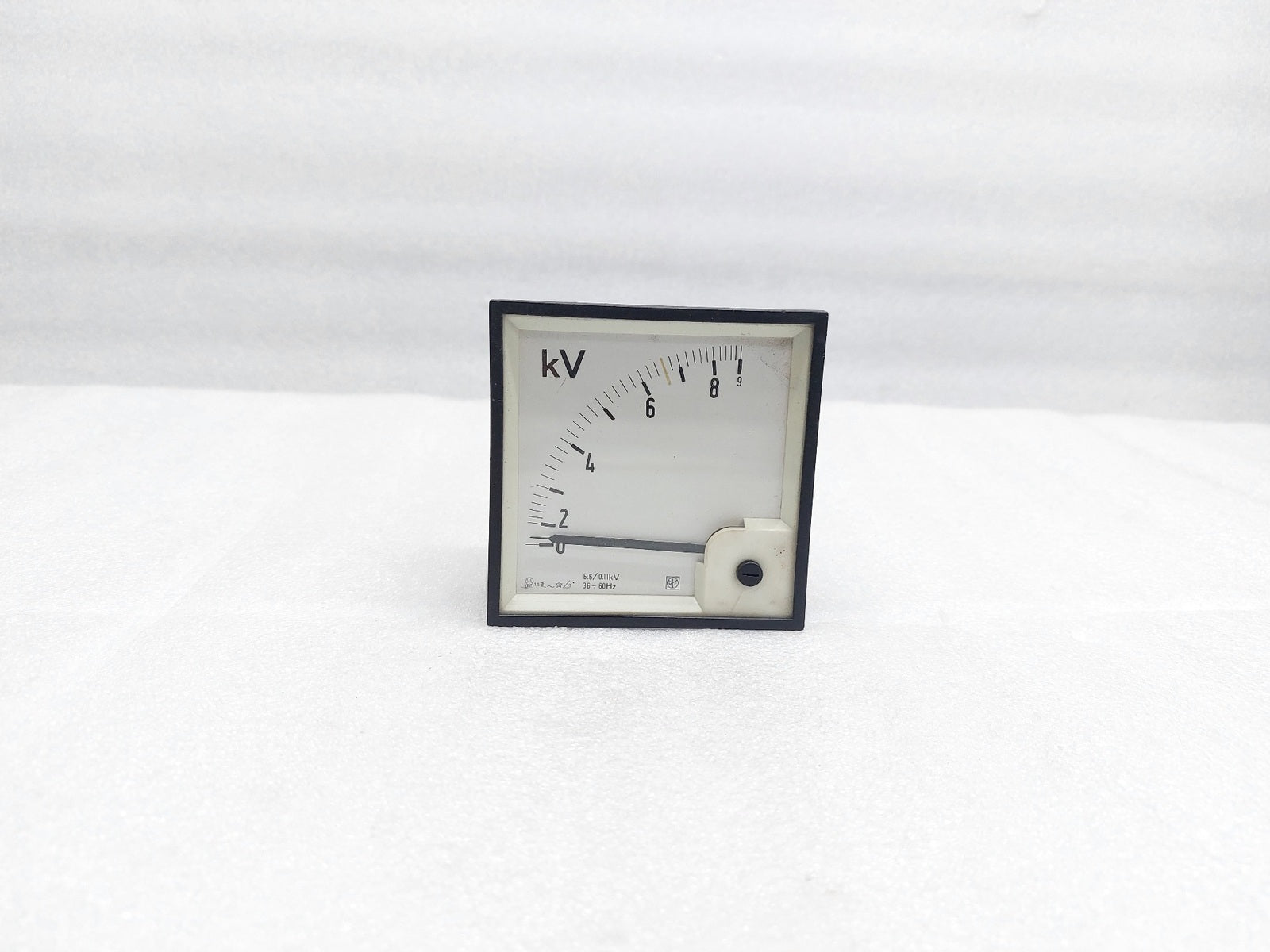 I.M.E 05-314897 0-9KV METER (2)