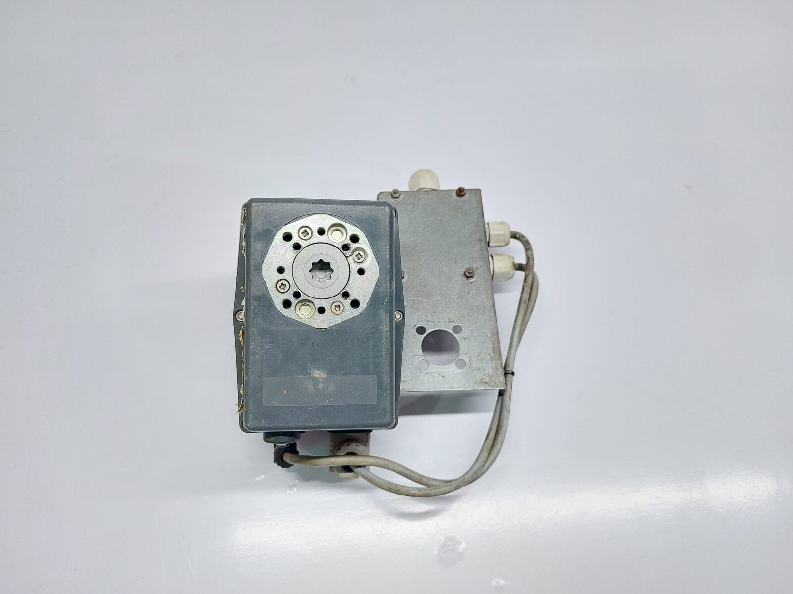 A+A WEHLAN R-O-U POSITIONER VALVE (8)