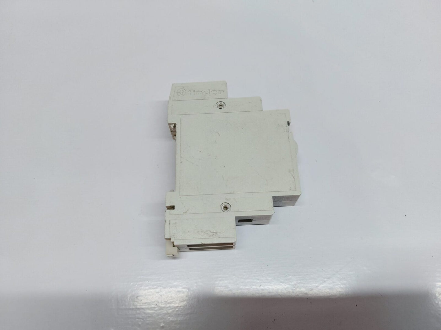 FINDER 22 22 8 230 4000 BUILT IN RELAY TIME SWITCH (3)