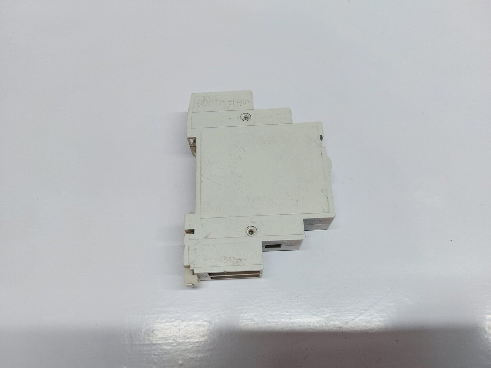 FINDER 22 22 8 230 4000 BUILT IN RELAY TIME SWITCH (3)