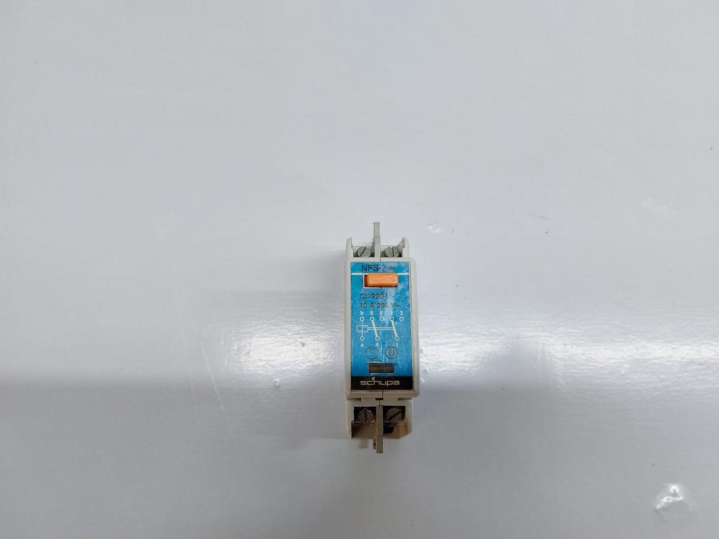 SCHUPA NFS-2W CIRCUIT BREAKER (3)