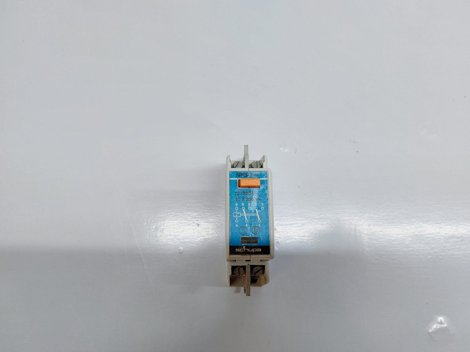SCHUPA NFS-2W CIRCUIT BREAKER (3)