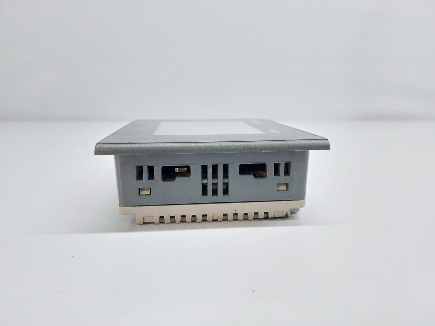 SCHNEIDER ELECTRIC XBTGT1135 3.8 MONO TOUCH PANEL (3)