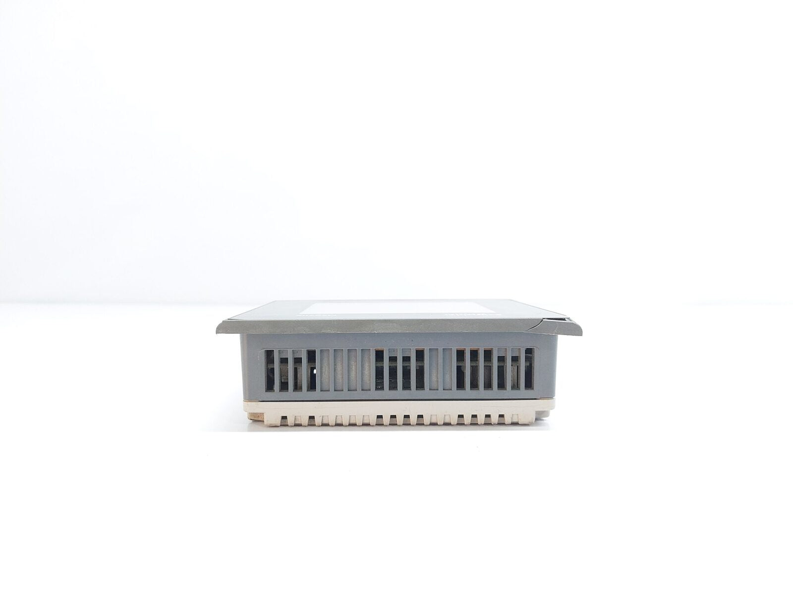 SCHNEIDER ELECTRIC XBTGT1135 3.8 MONO TOUCH PANEL (6)