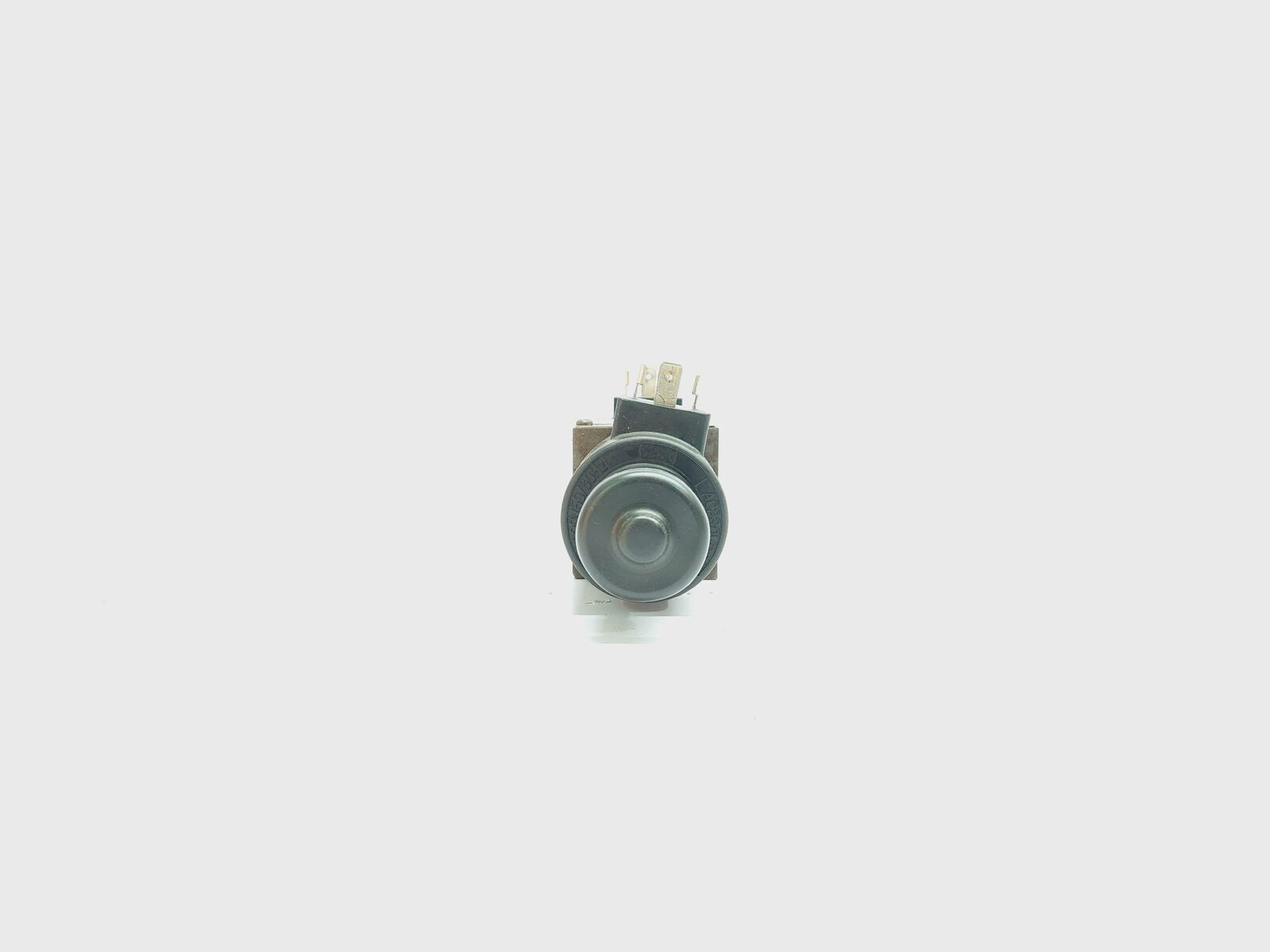 DAMCOS SA-G01-C6S-C230-31ES SOLENOID OPERATIONAL DIRECTIONAL CONTROL VALVE