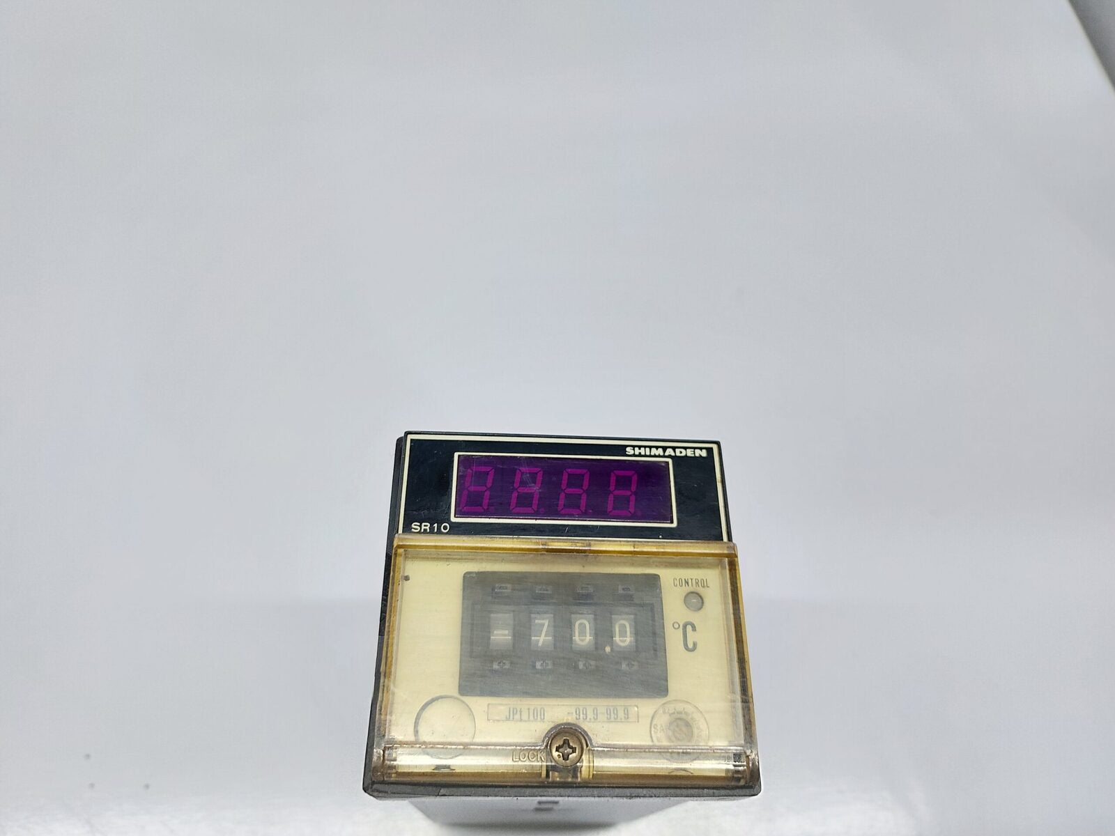 SHIMADEN SR10-22Y-00011-JP579C0 TEMPERATURE CONTROLLER SR10