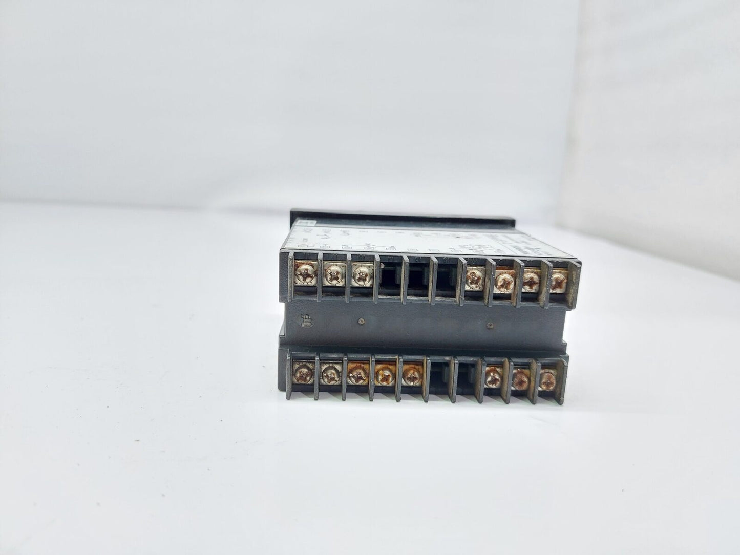 NIPPON NC2538-308000 TEMPERATURE CONTROLLER