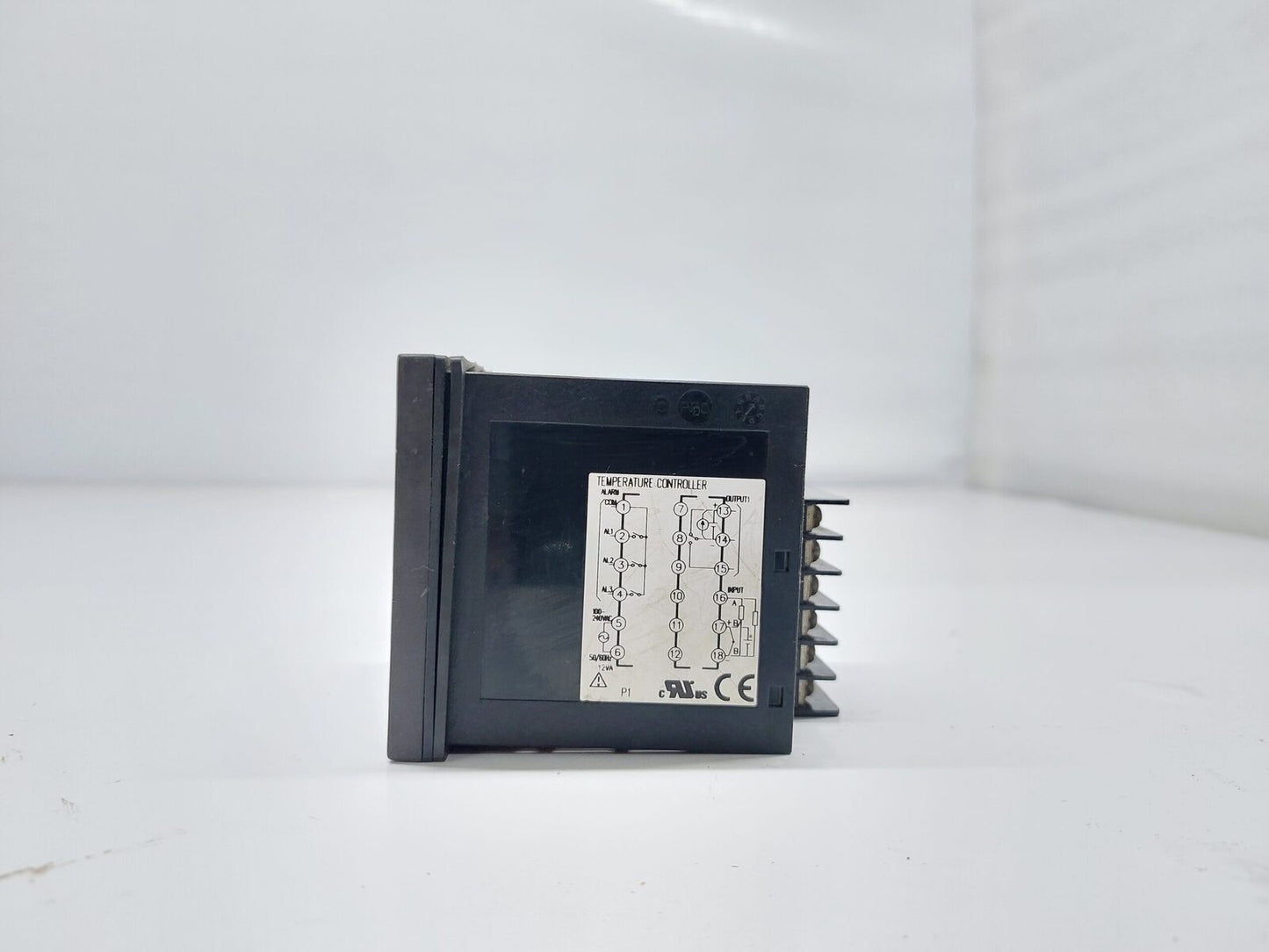 FUJI ELECTRIC PXR-7 TEMPERATURE CONTROLLER PXR7TAY1-FV000