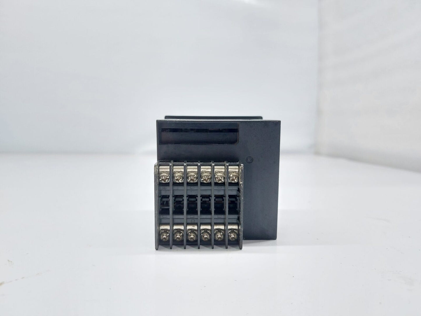 FUJI ELECTRIC PXR-7 TEMPERATURE CONTROLLER PXR7TAY1-FV000 (7)