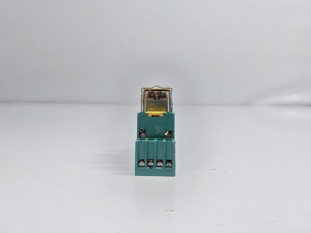 FINDER 55.34 RELAY WITH BASE