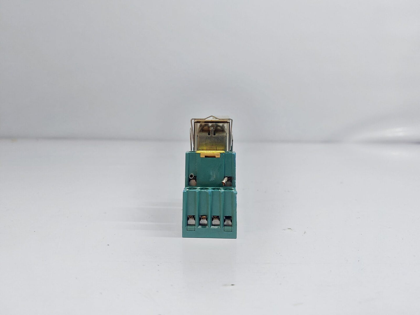 FINDER 55.34 RELAY WITH BASE