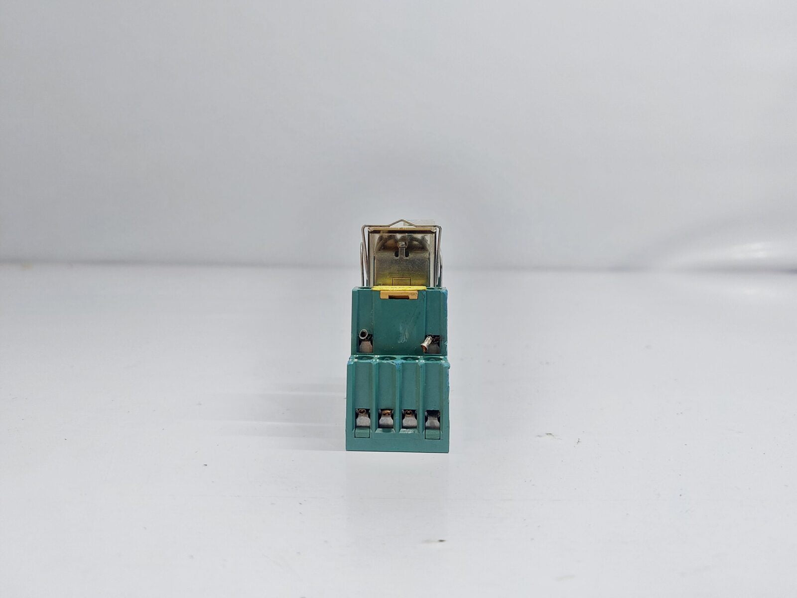 FINDER 55.34 RELAY WITH BASE