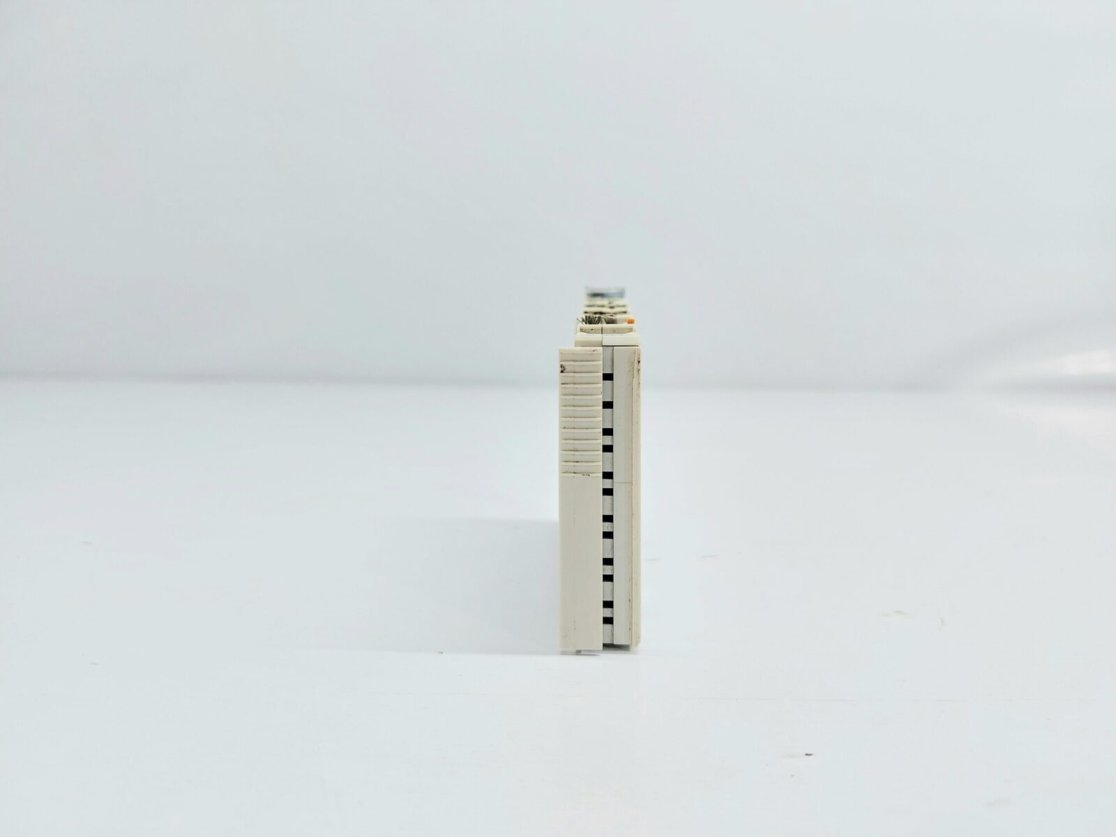 BECKHOFF KL4012 ANALOG OUTPUT MODULE (3)