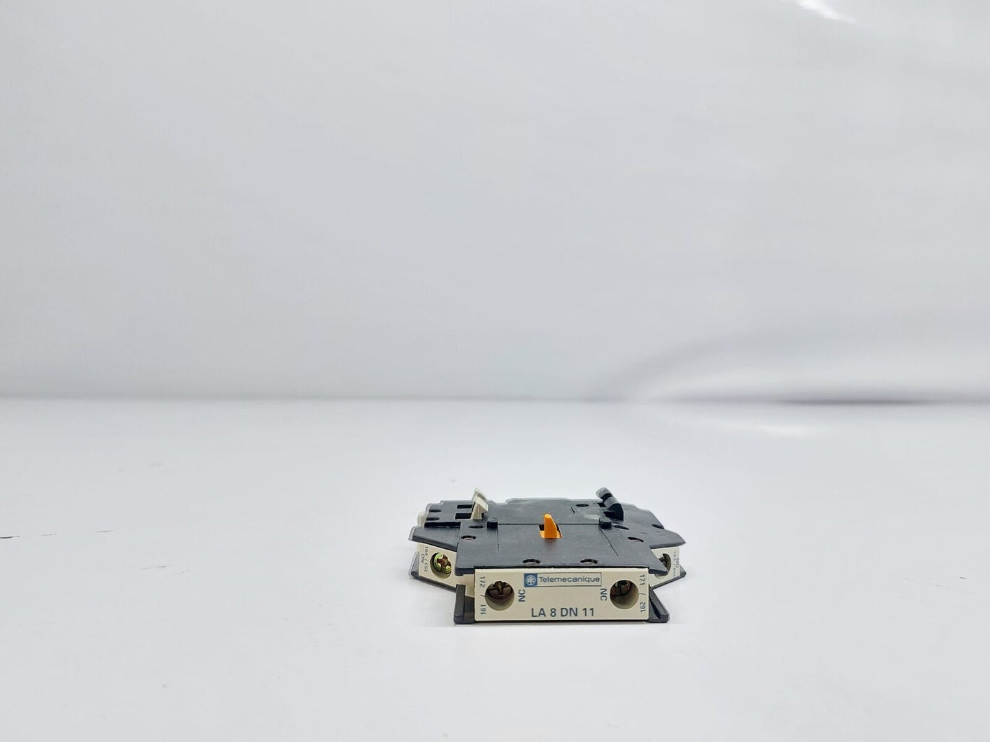 TELEMECANIQUE LA8 DN11 CONTACT BLOCK (2)