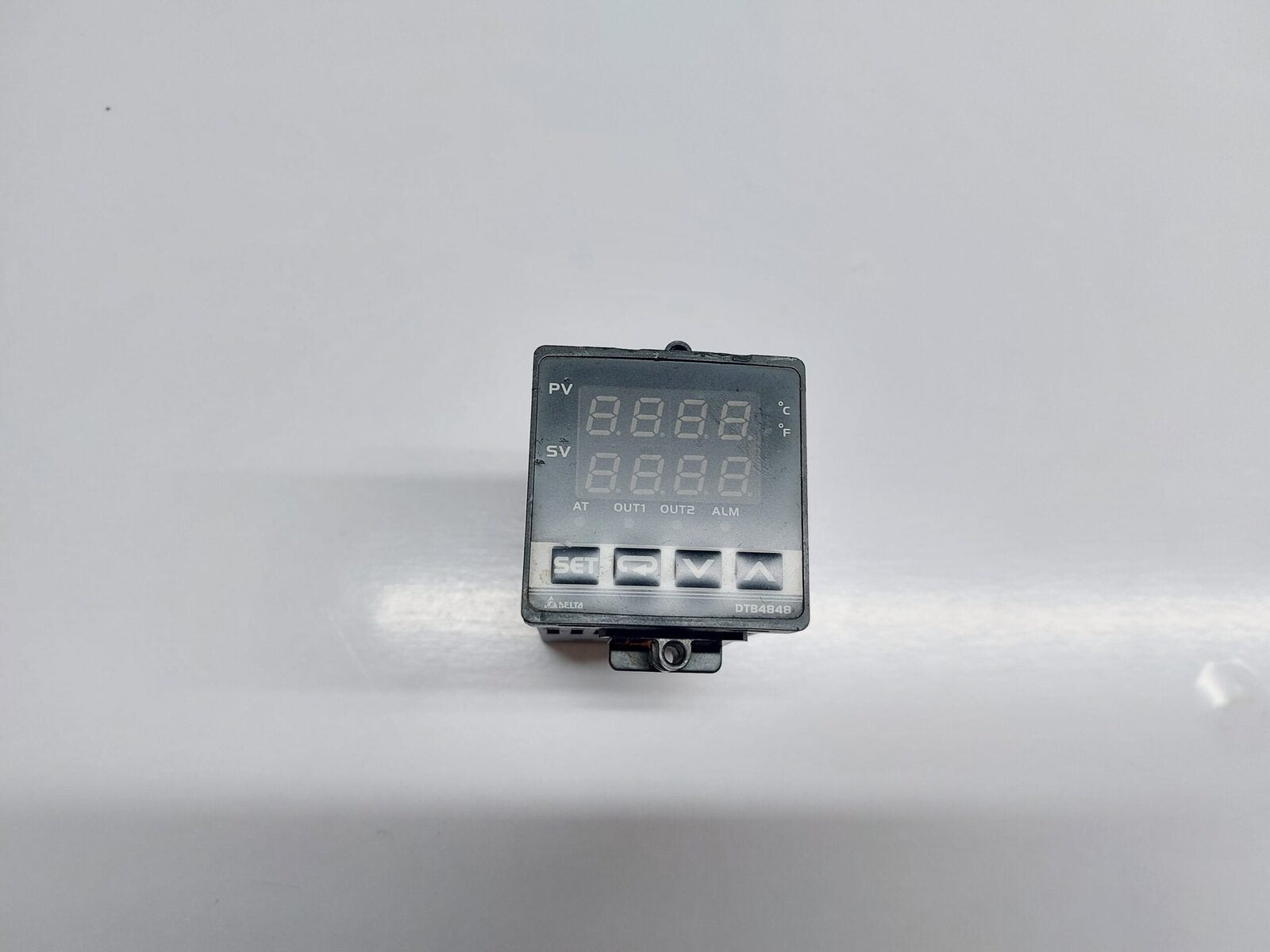 DELTA DTB4848 TEMPRATURE CONTROLLER DTB484CR (1)