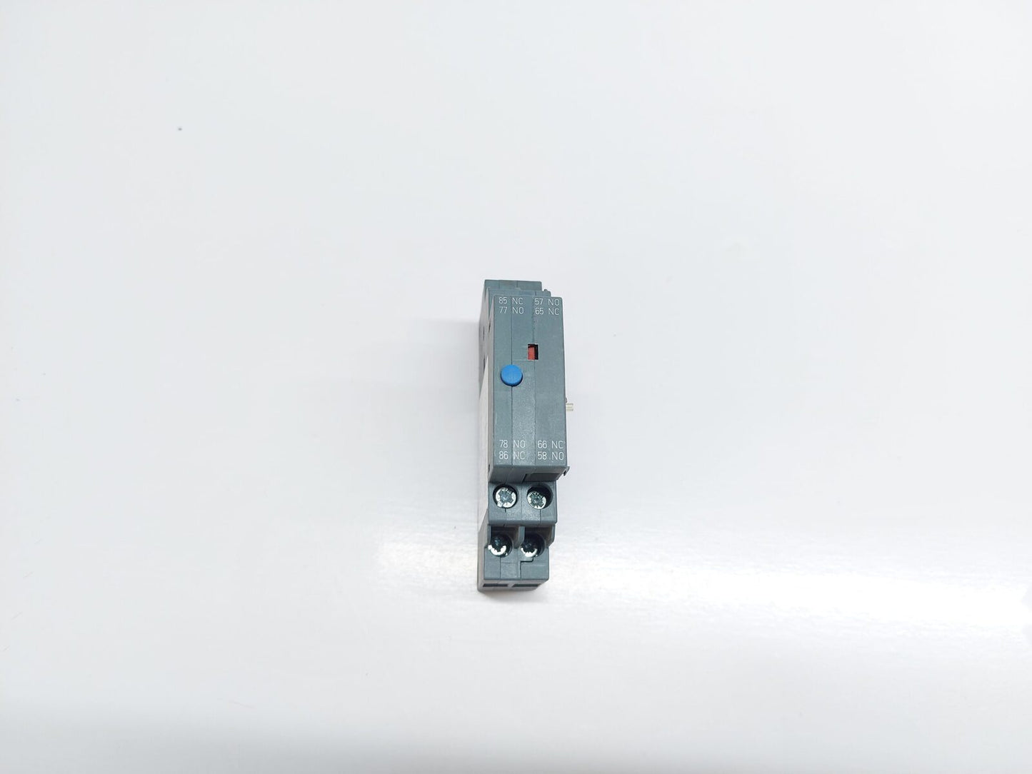 SIEMENS 3RV2921-1M SIGNALING SWITCH (2)